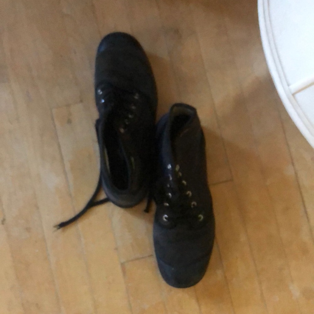 Shoe